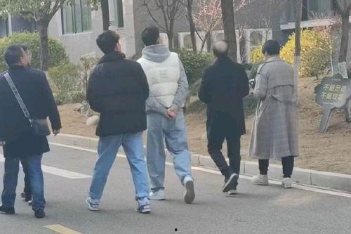 商洛网红吃瓜事件,揭秘网络舆论的风云变幻 第1张 商洛网红吃瓜事件,揭秘网络舆论的风云变幻 第1张